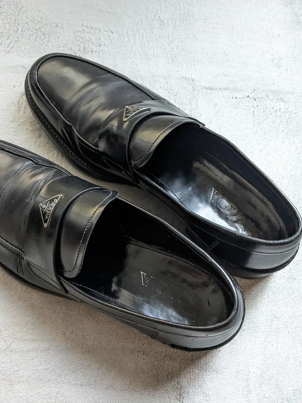 Prada loafers 100%